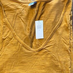NWT Old Navy v neck luxe tee XL